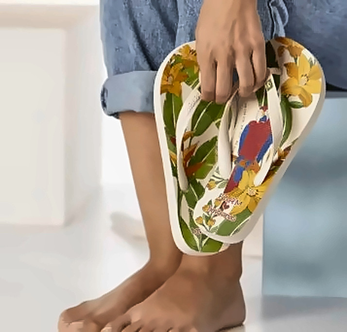Chinelo Havaianas Farm Ararinhas